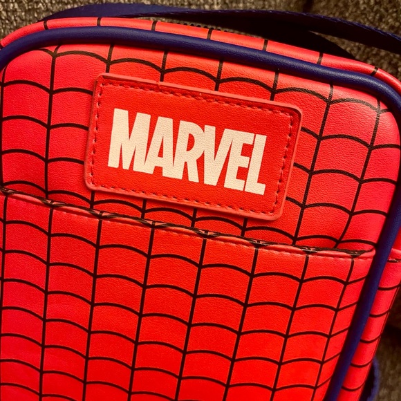 Buckle-Down Marvel Spiderman crossbody bag - Picture 6 of 7